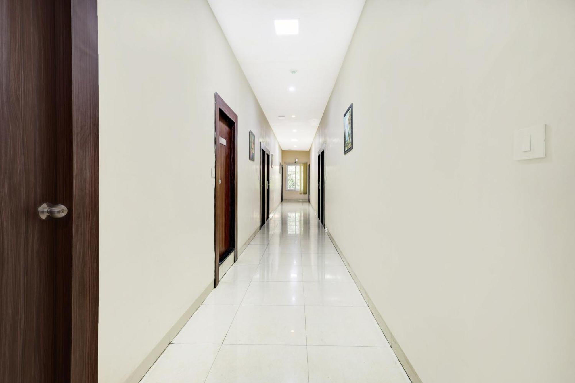 Super Collection O Dabagardens Near Beach Road Visakhapatnam Exterior foto